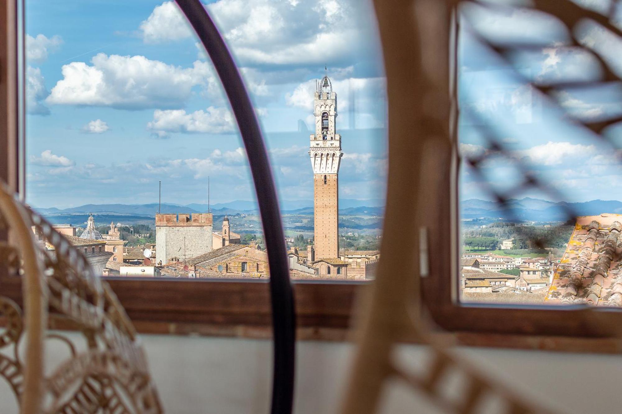 Abbraccio Di * Siena